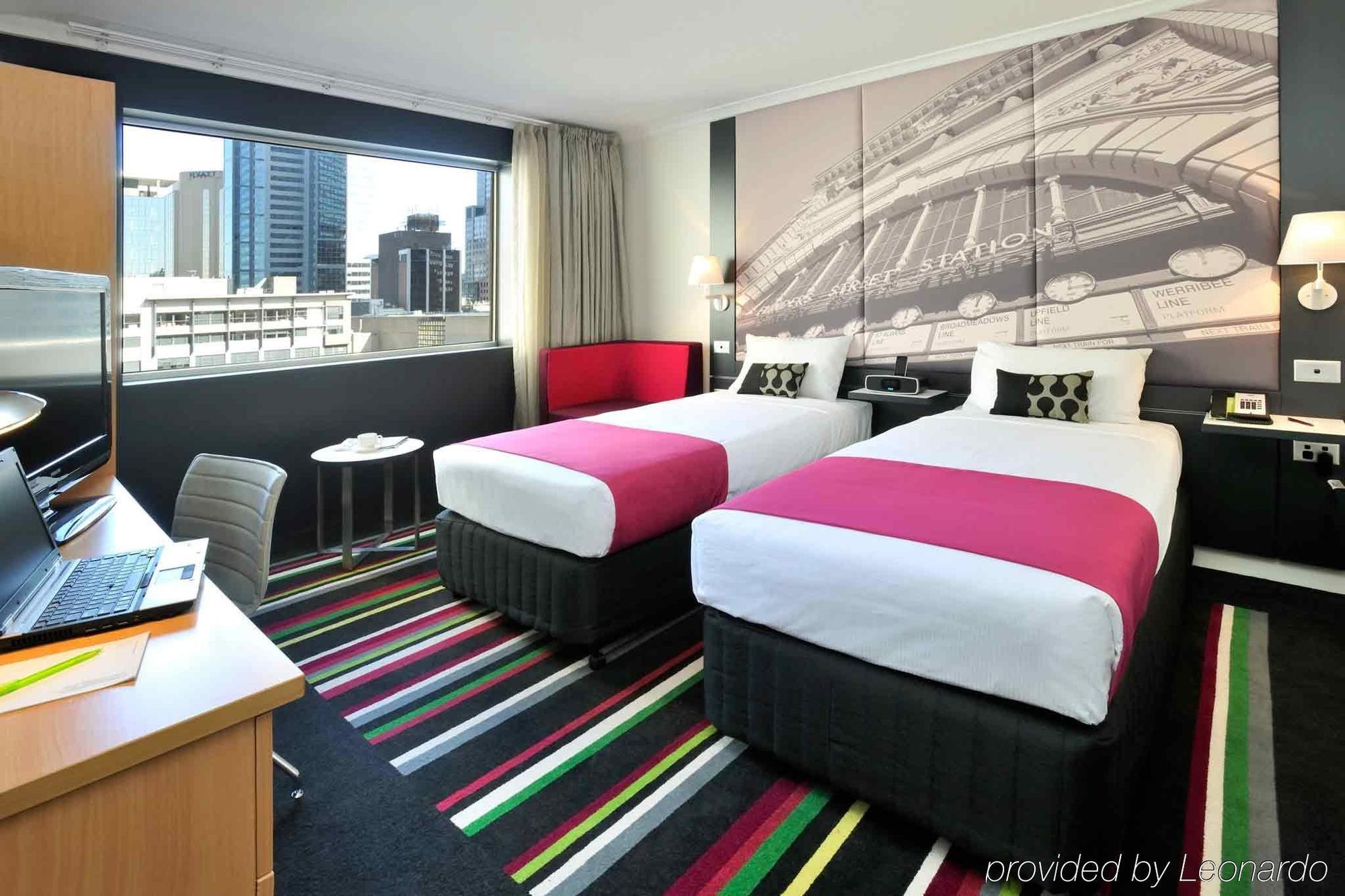 Mercure Melbourne Treasury Gardens Ngoại thất bức ảnh