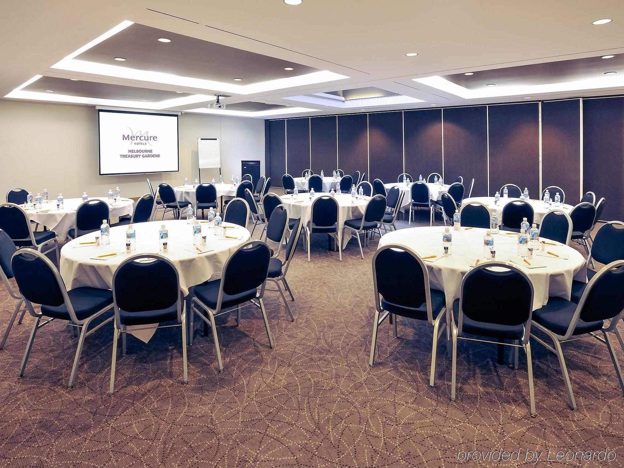Mercure Melbourne Treasury Gardens Ngoại thất bức ảnh
