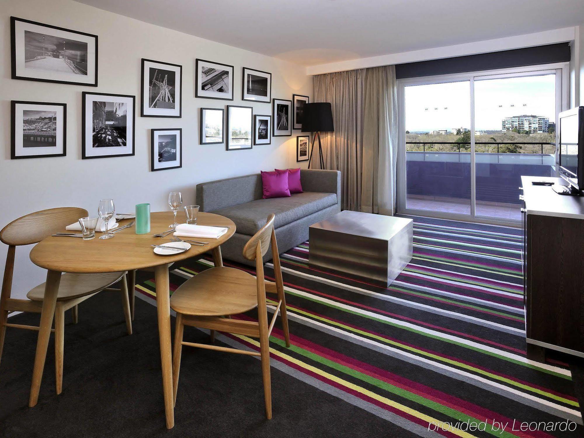 Mercure Melbourne Treasury Gardens Ngoại thất bức ảnh