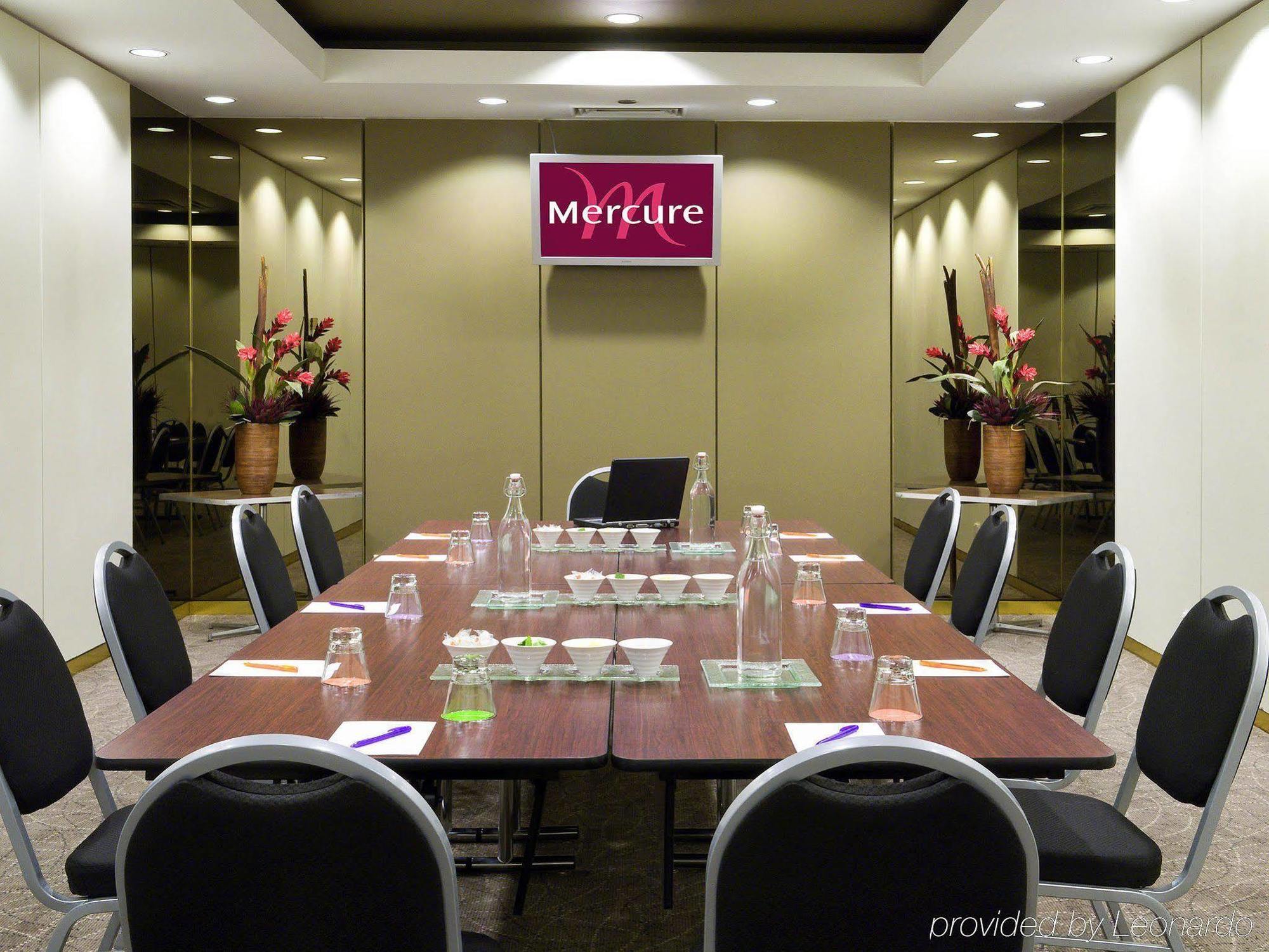 Mercure Melbourne Treasury Gardens Ngoại thất bức ảnh