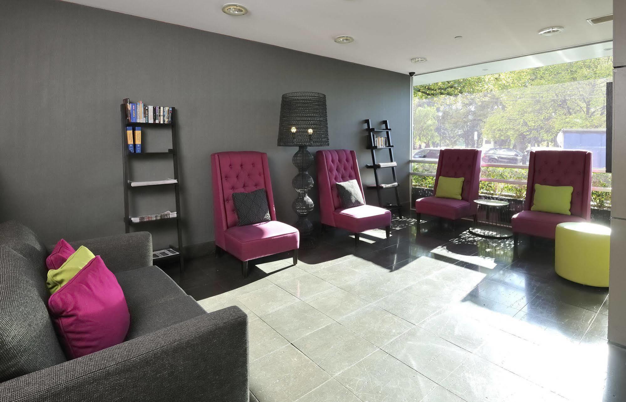 Mercure Melbourne Treasury Gardens Ngoại thất bức ảnh