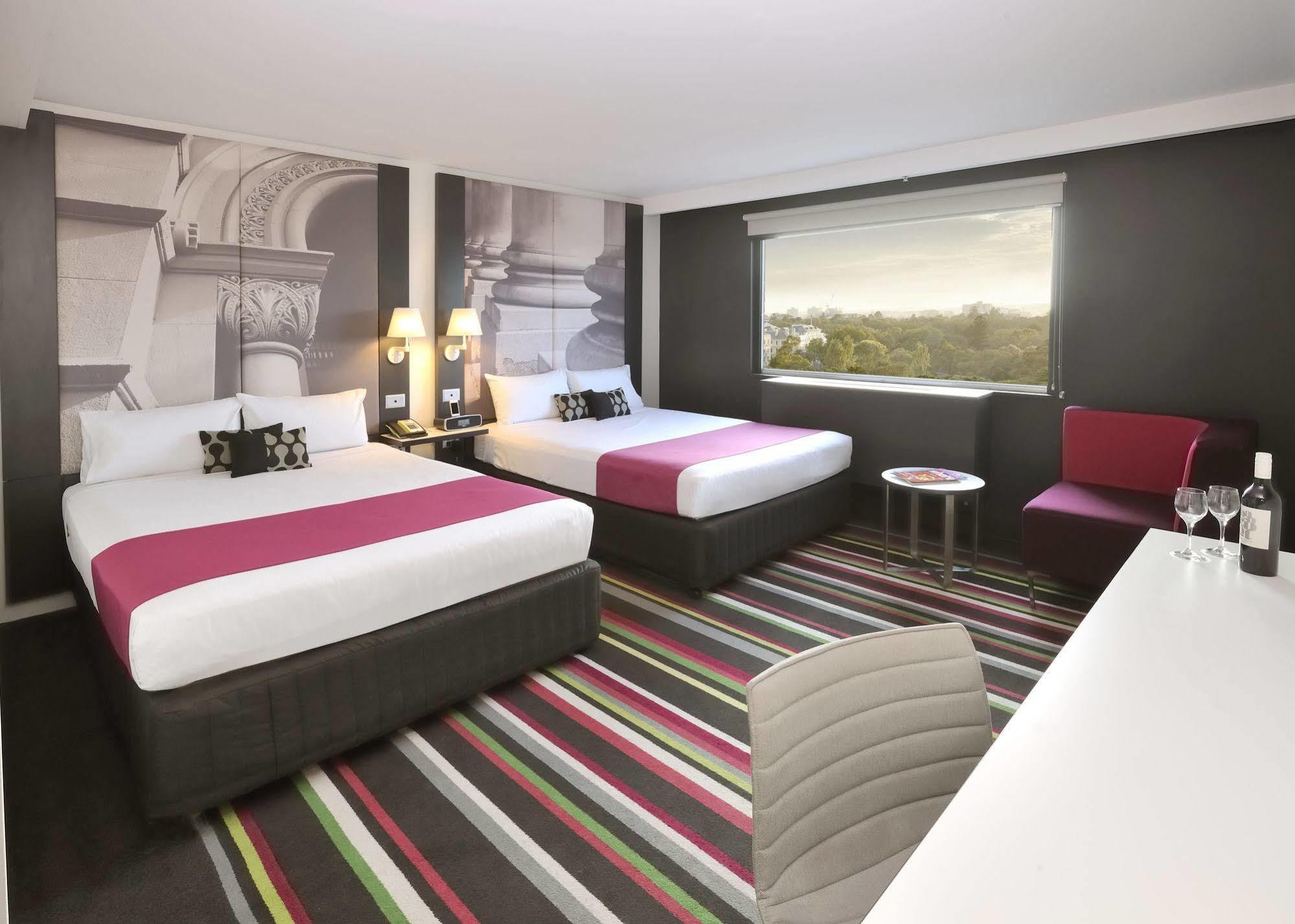 Mercure Melbourne Treasury Gardens Ngoại thất bức ảnh