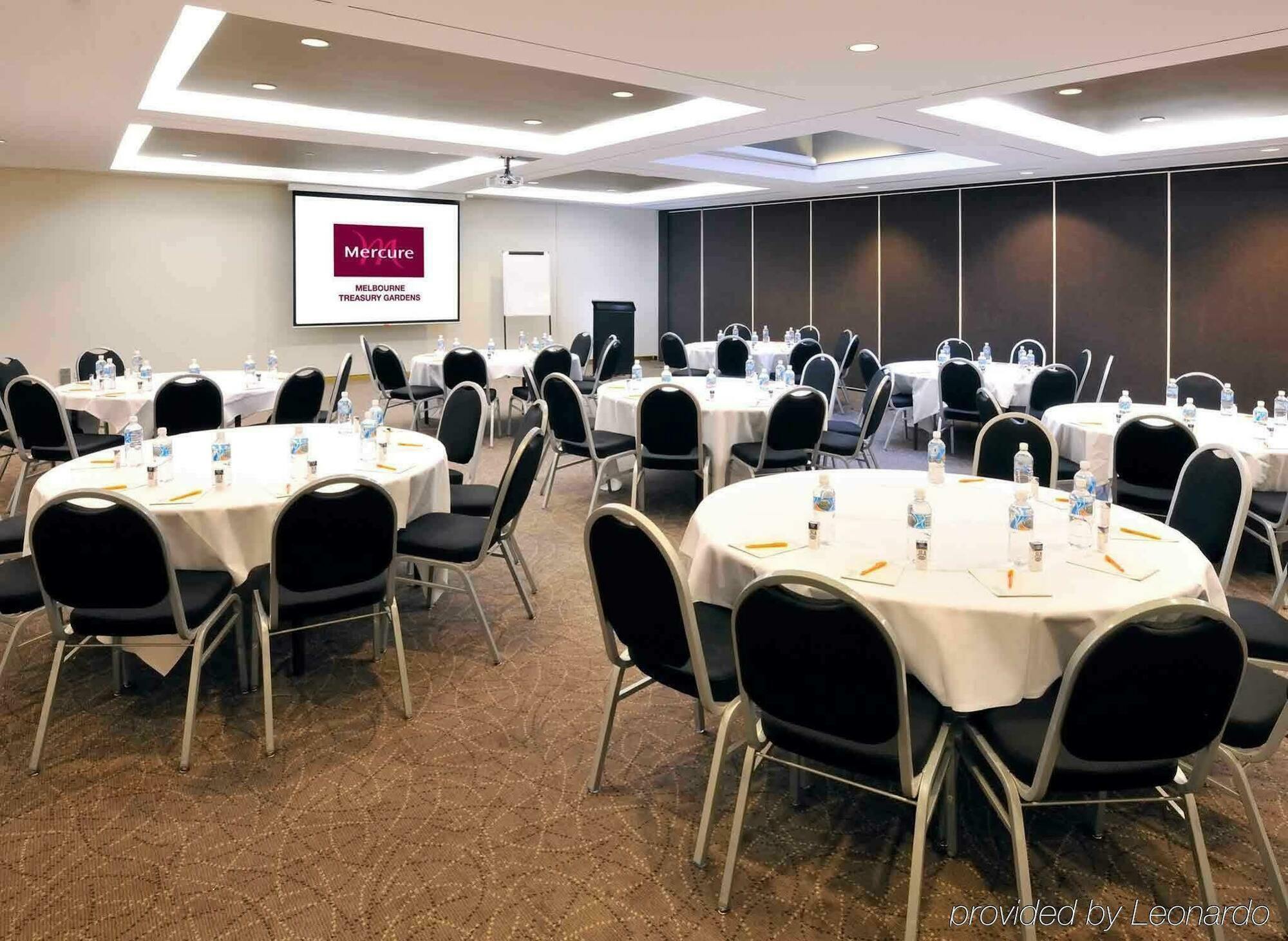Mercure Melbourne Treasury Gardens Ngoại thất bức ảnh